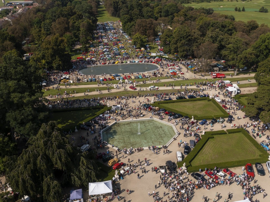 Swing mezi tisícovkou historických aut a motorek. Veteranfest Slavkov se opět blíží